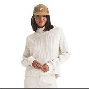 The North Face Women's Cream Turtleneck Chabot Mock Neck Pullover Sweater Medium